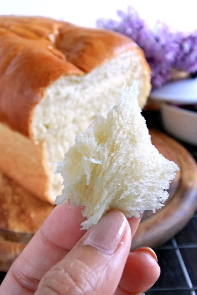 Soft and Fluffy White Bread Recipe Using Tangzhong